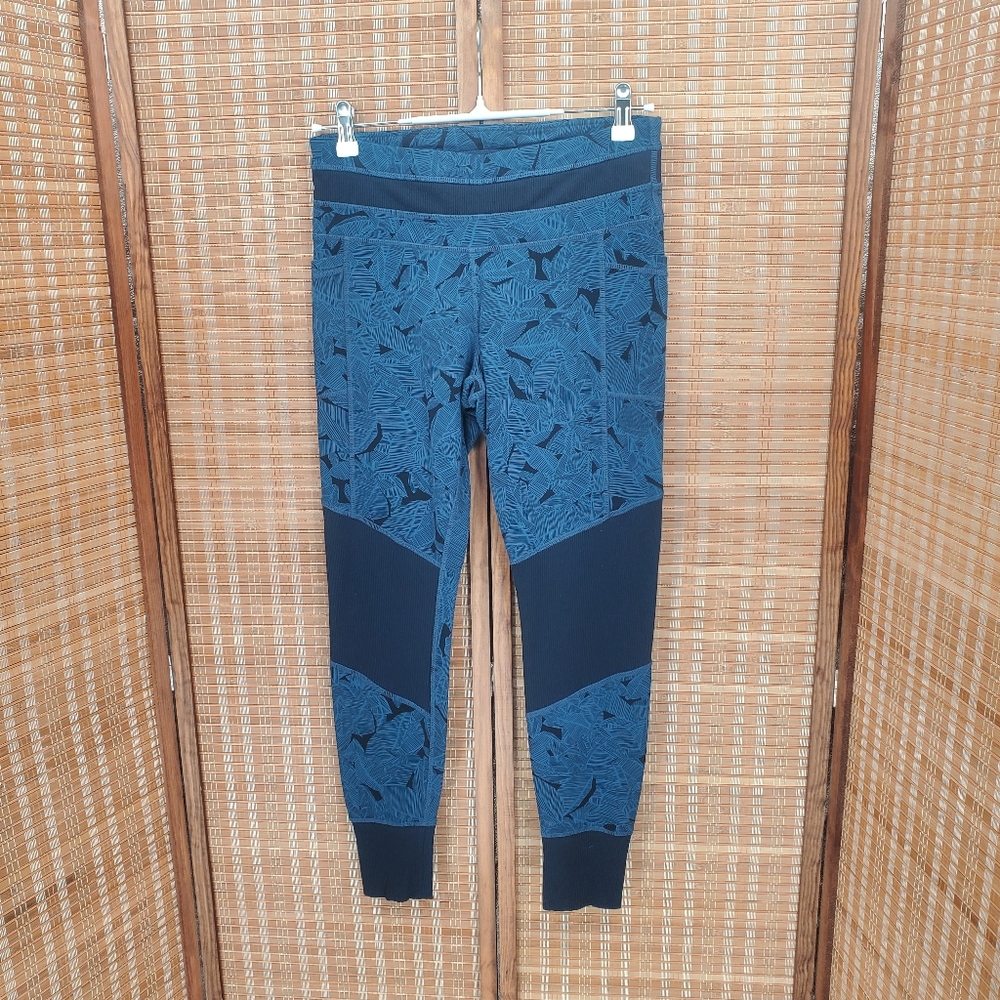 ◇ Athleta Tropical Excursion Tight Size Medium Blue